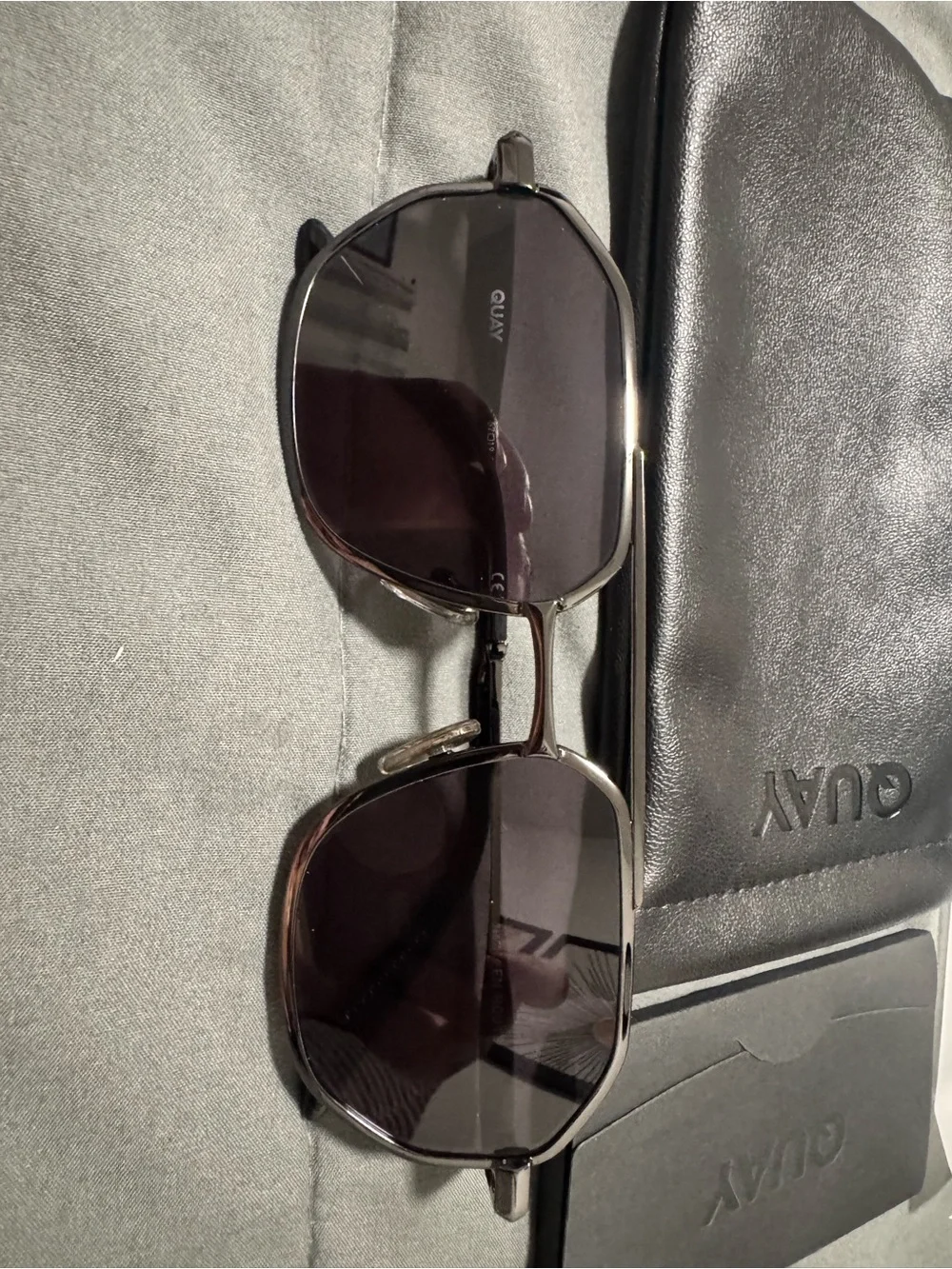 NWT QUAY EnRoute Unisex Black Hexagon Sunglasses Gunmetal frame